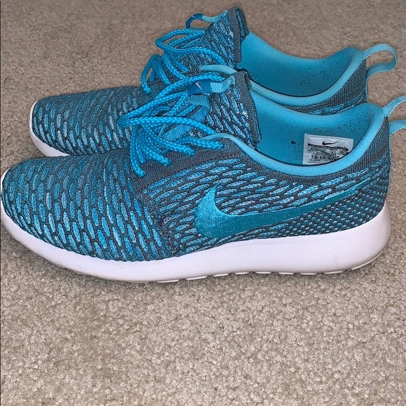 Nike Shoes - Nike Roshe Flyknit. Women’s 9.5.